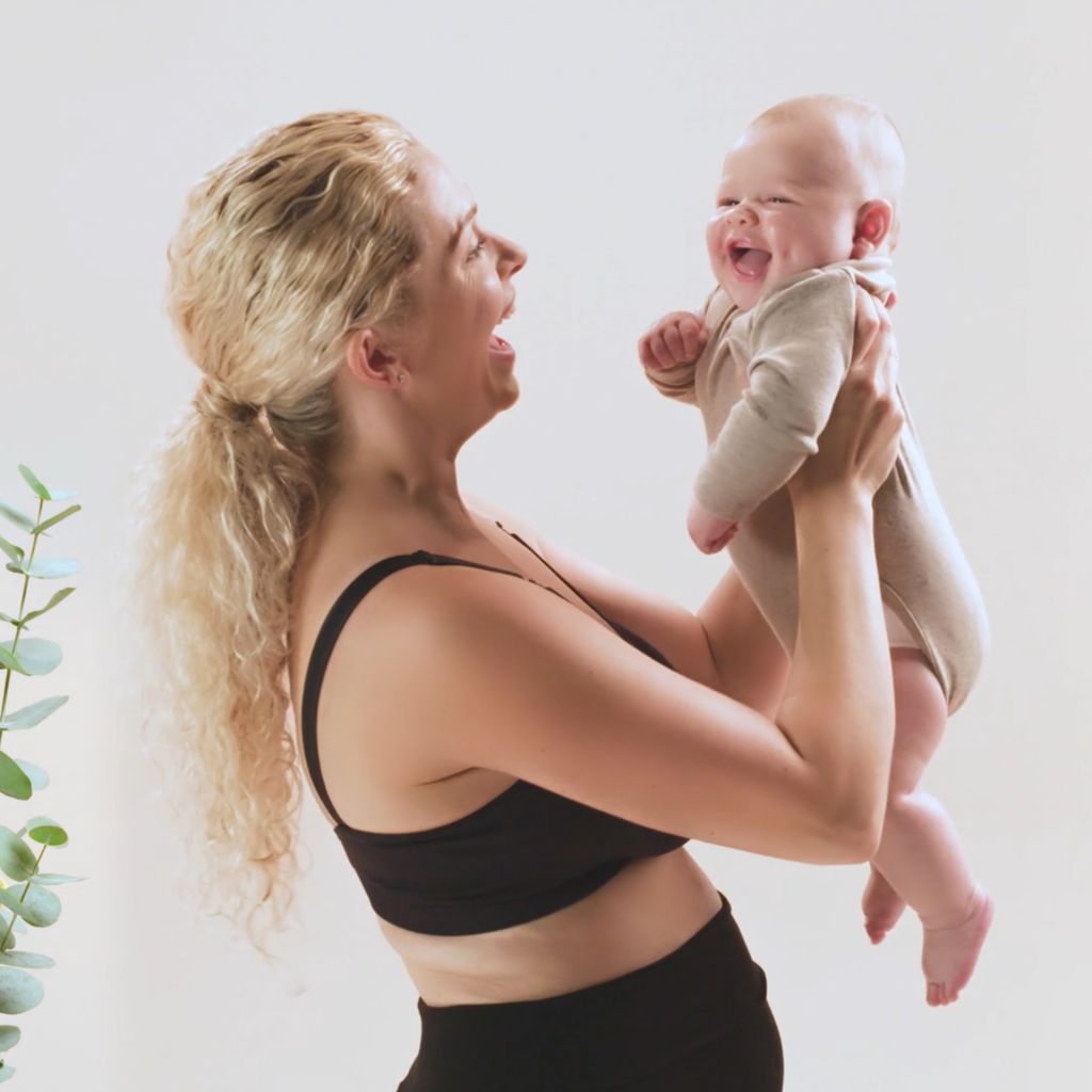 Medela Ultimate BodyFit pregnancy and nursing br…